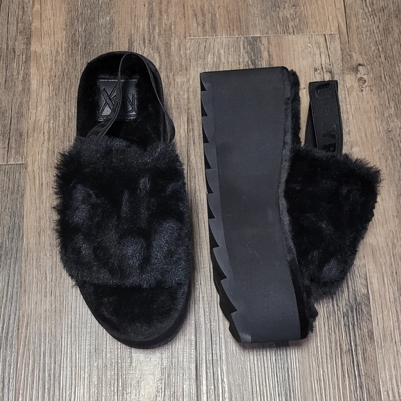 Dolls Kill Shoes - Brand new YRU Platform Slides